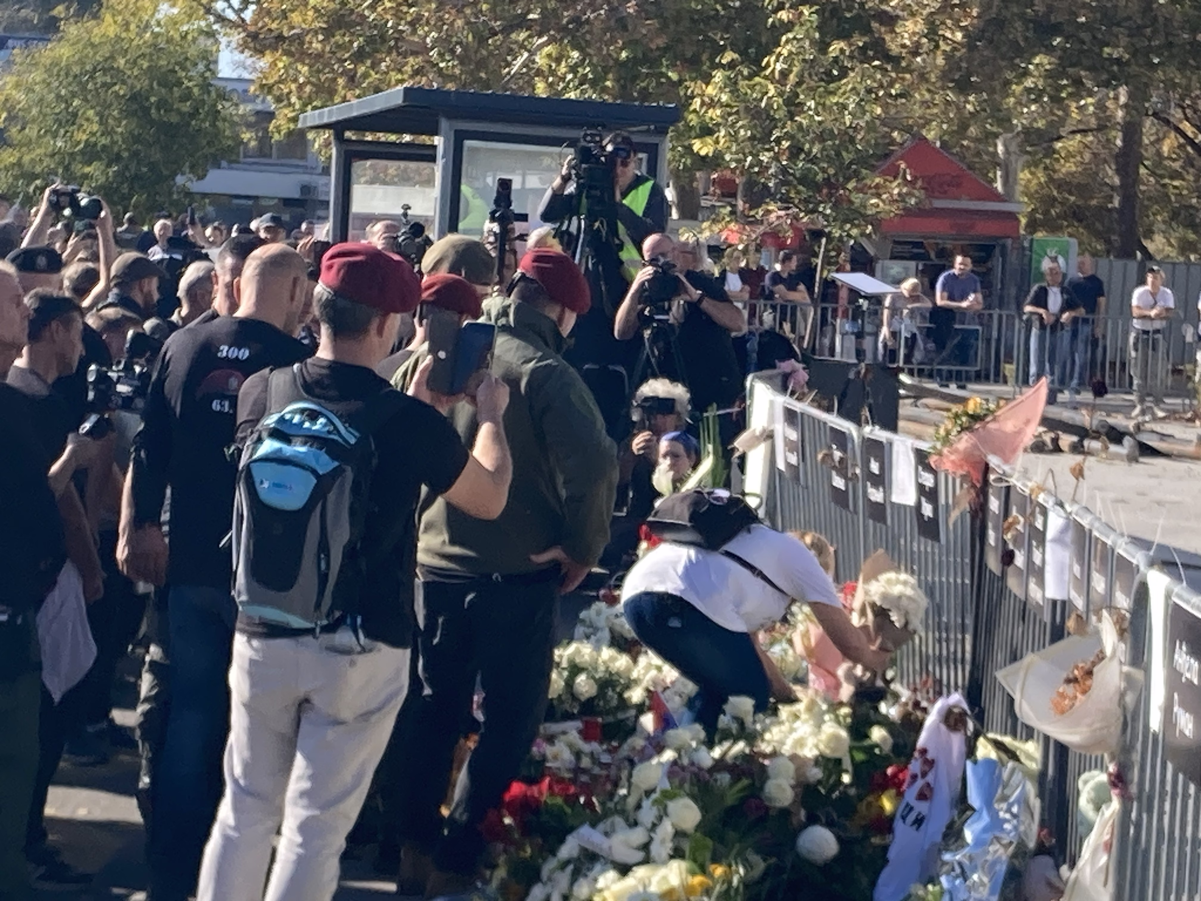 Flower for 16 victims of corapsn