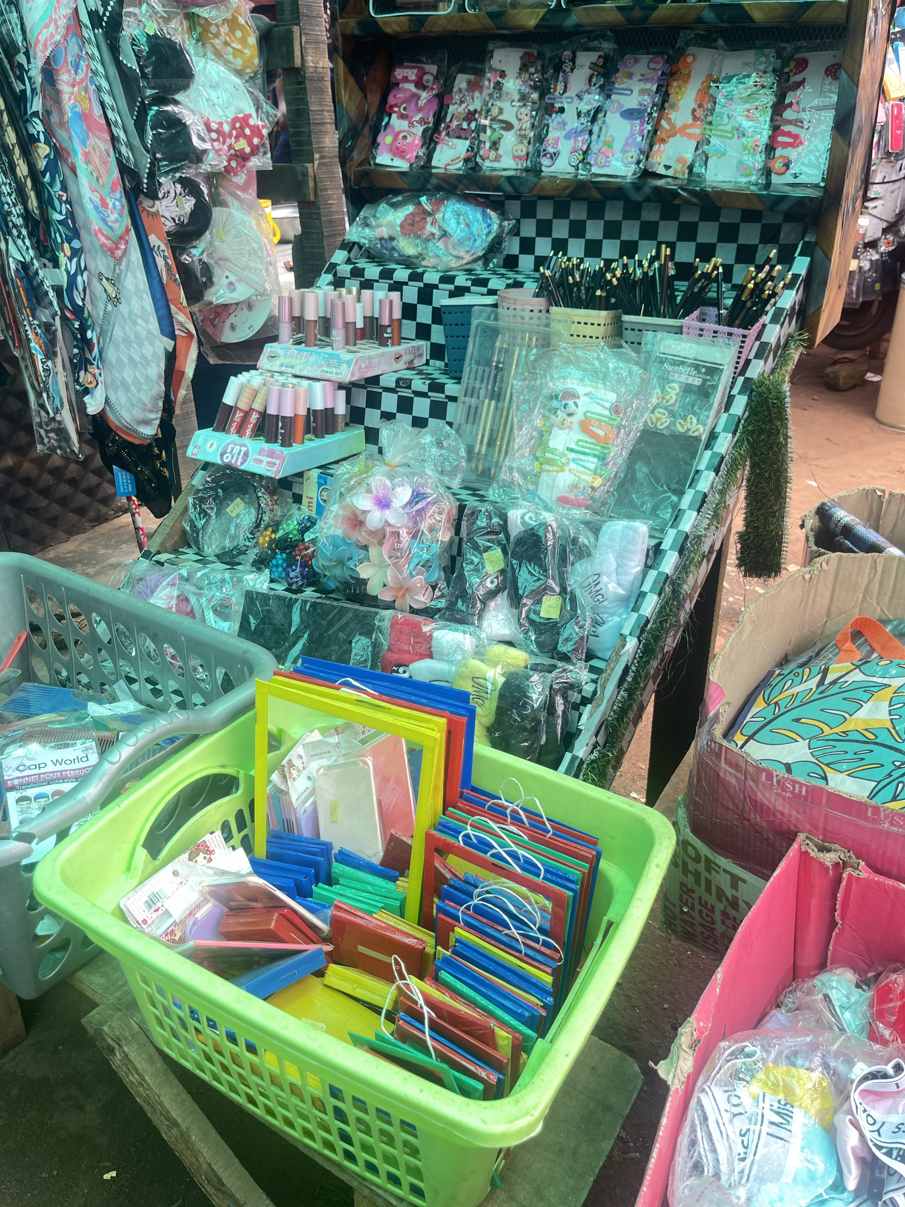 Women fashion accessories 