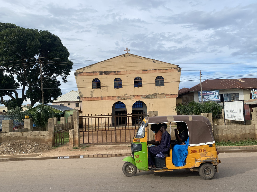 Community church 
