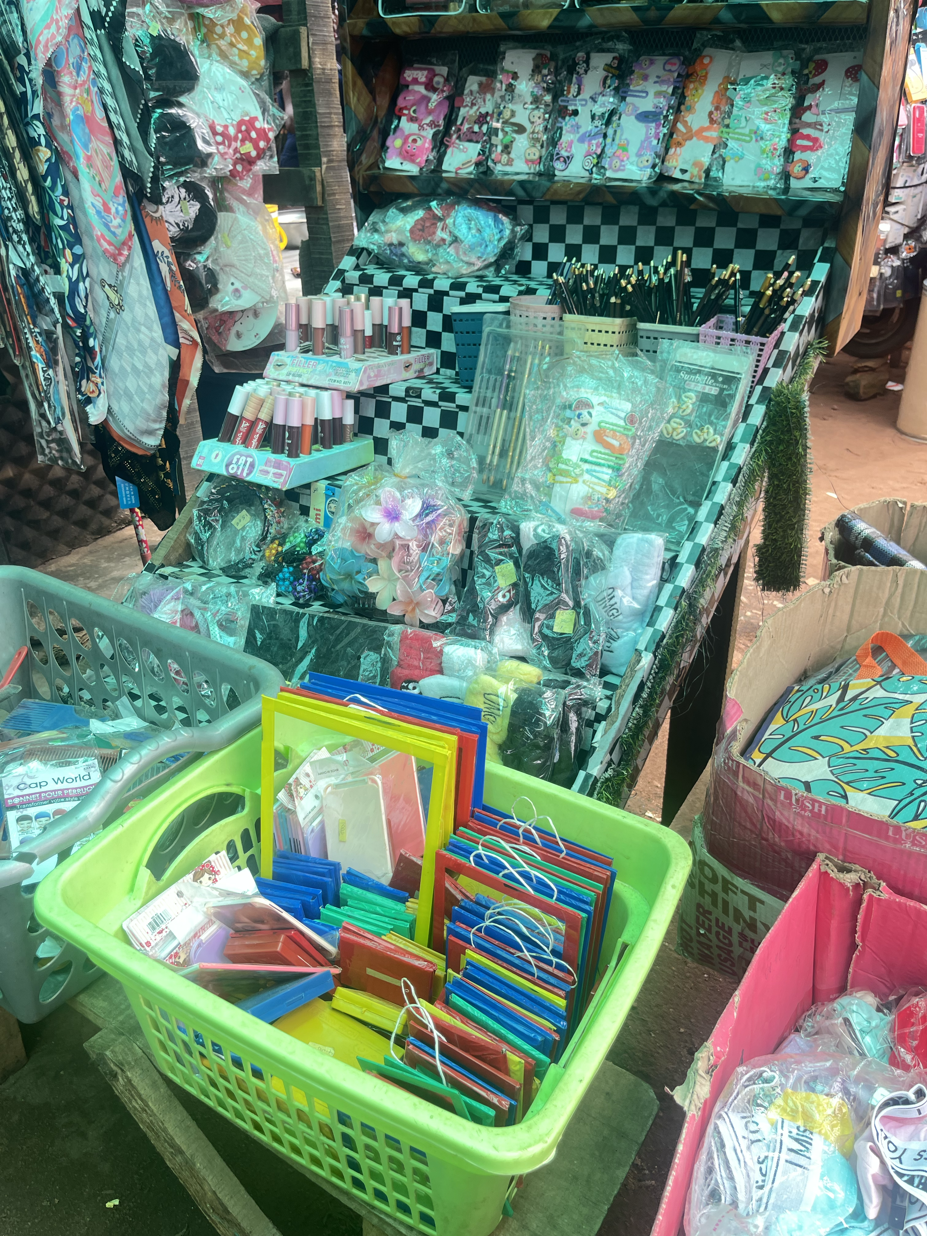 Women fashion accessories 