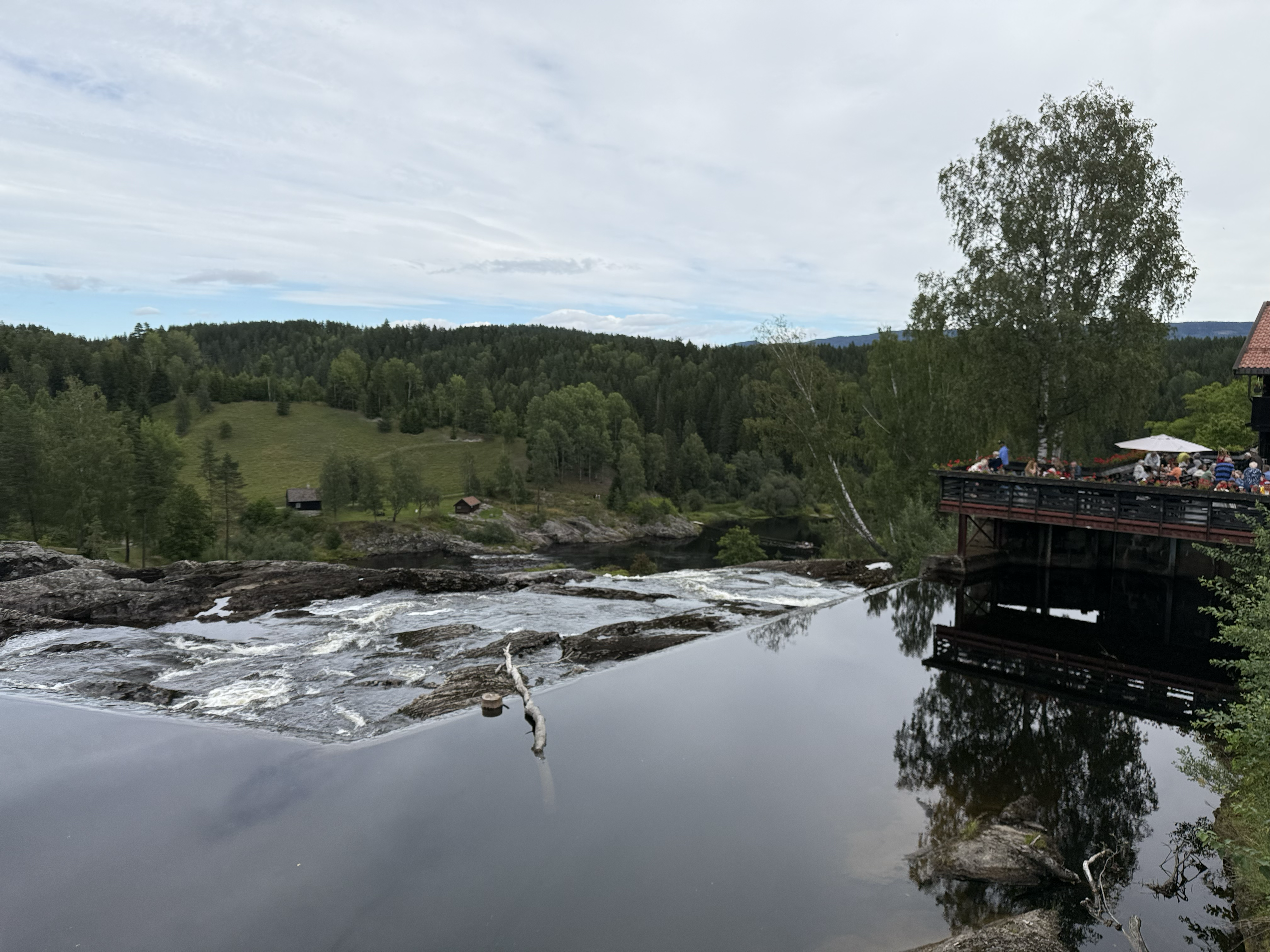 Lunch over Haugfossen
