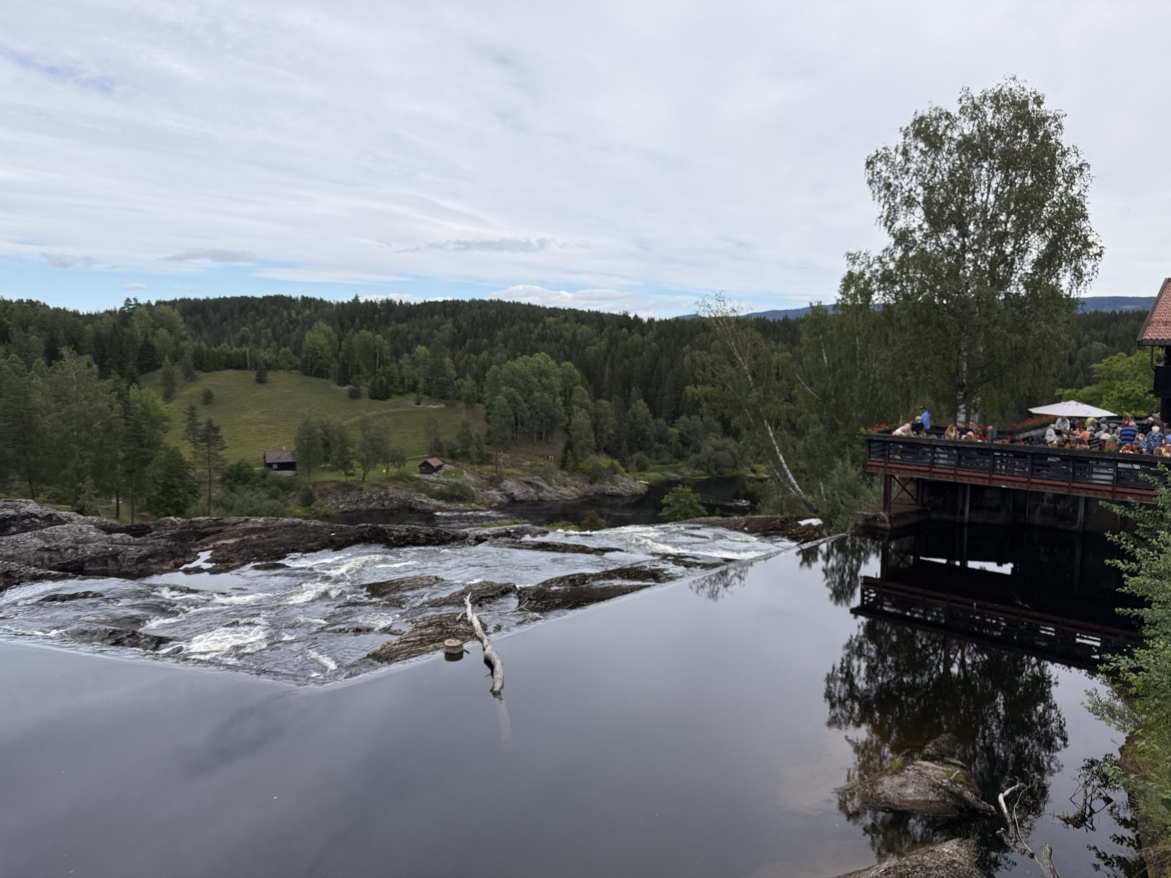 Lunch over Haugfossen